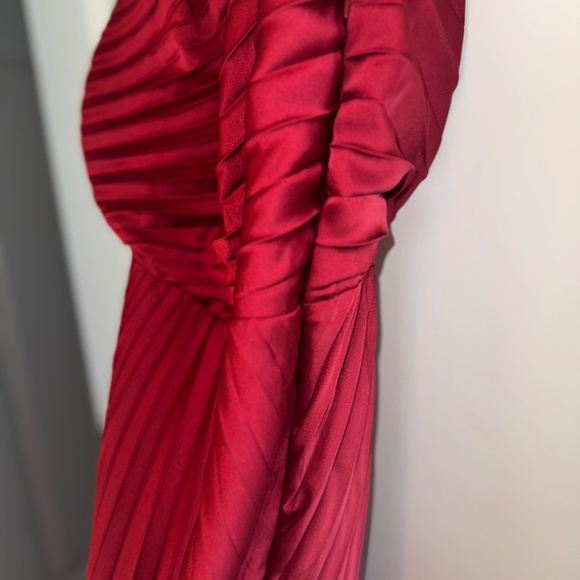 Abercrombie and Fitch Red Giselle Pleated One-Shoulder Maxi Dress A&F M New - Picture 9 of 15